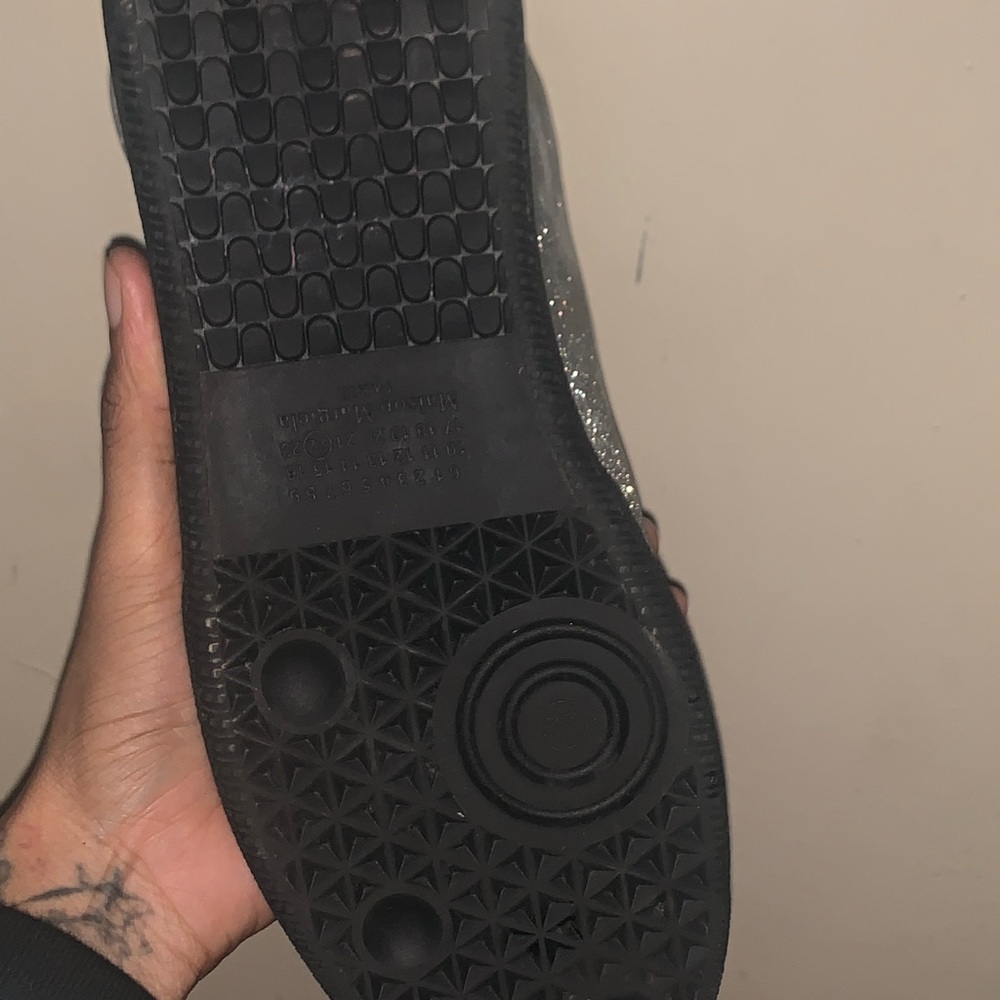 Sneakers - Picture 7 of 7